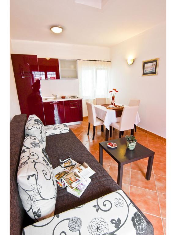 Apartments Cambi Kastela Ruang foto