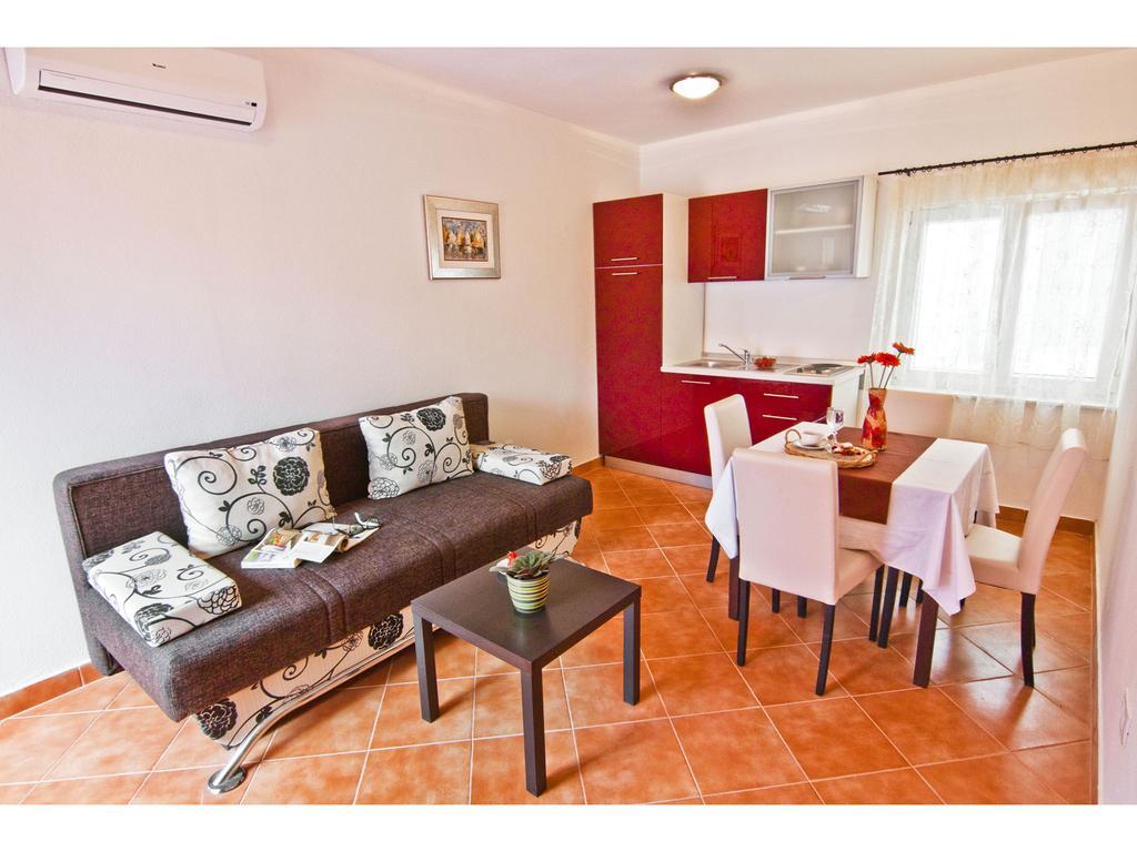 Apartments Cambi Kastela Bagian luar foto