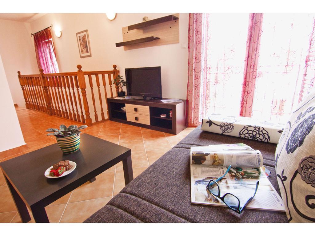 Apartments Cambi Kastela Ruang foto