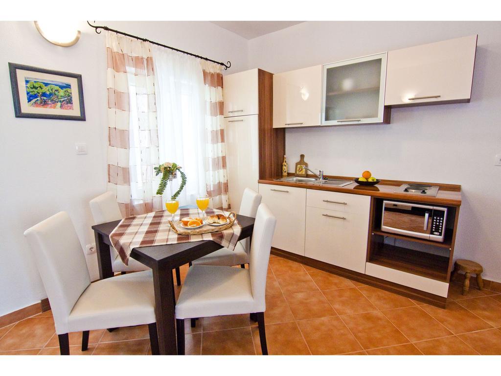 Apartments Cambi Kastela Ruang foto