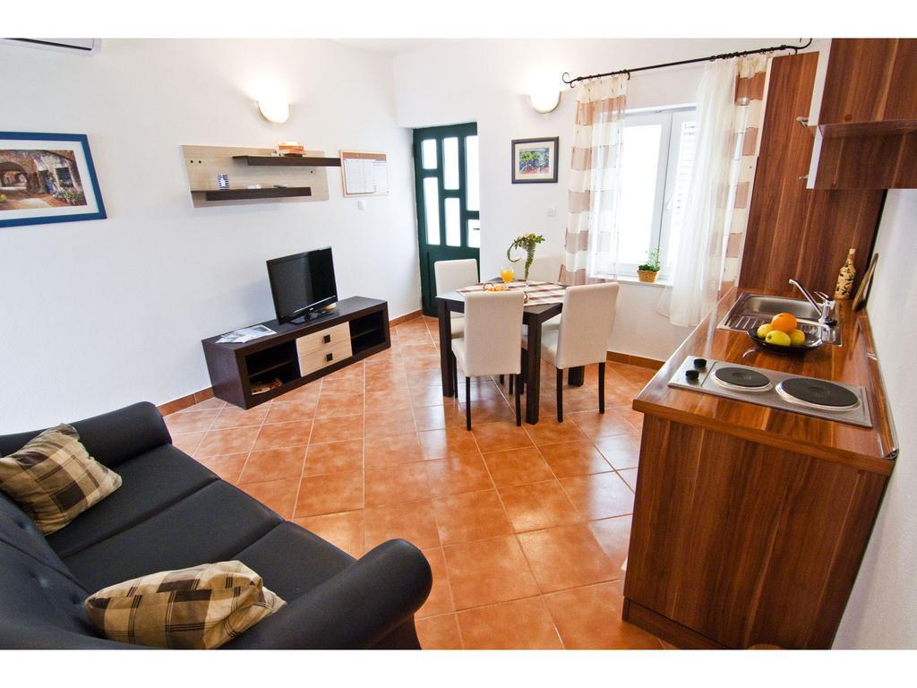 Apartments Cambi Kastela Ruang foto