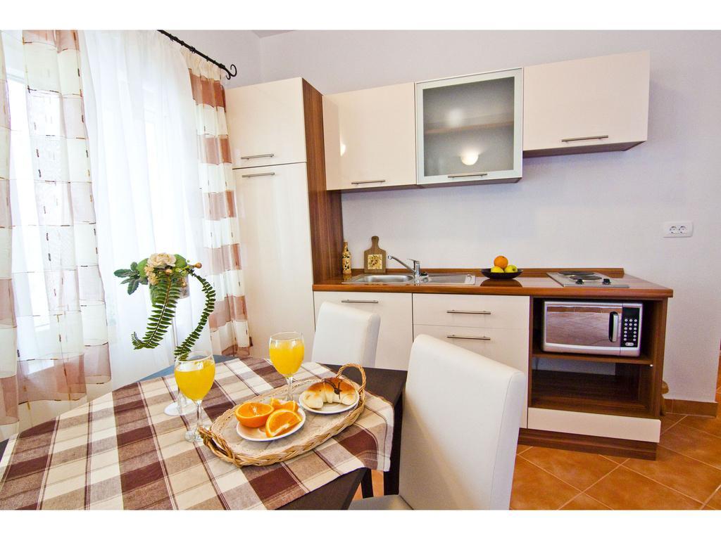 Apartments Cambi Kastela Ruang foto